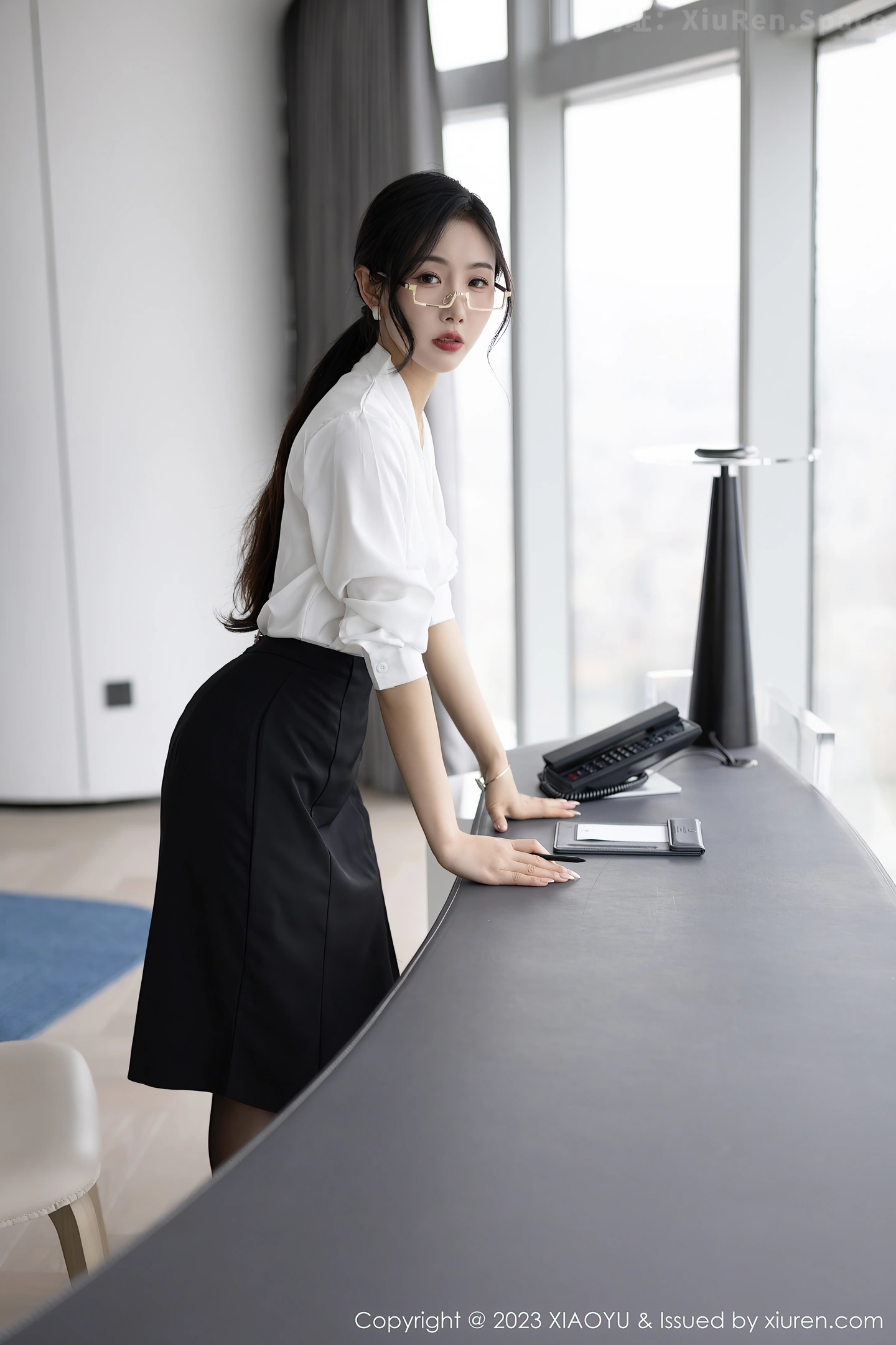 图片[2]-[XiaoYu画语界]Vol.1005 模特苏苏阿OL职业装露白色蕾丝内衣秀曼妙身姿迷人诱惑写真87P-秀人网官方网站